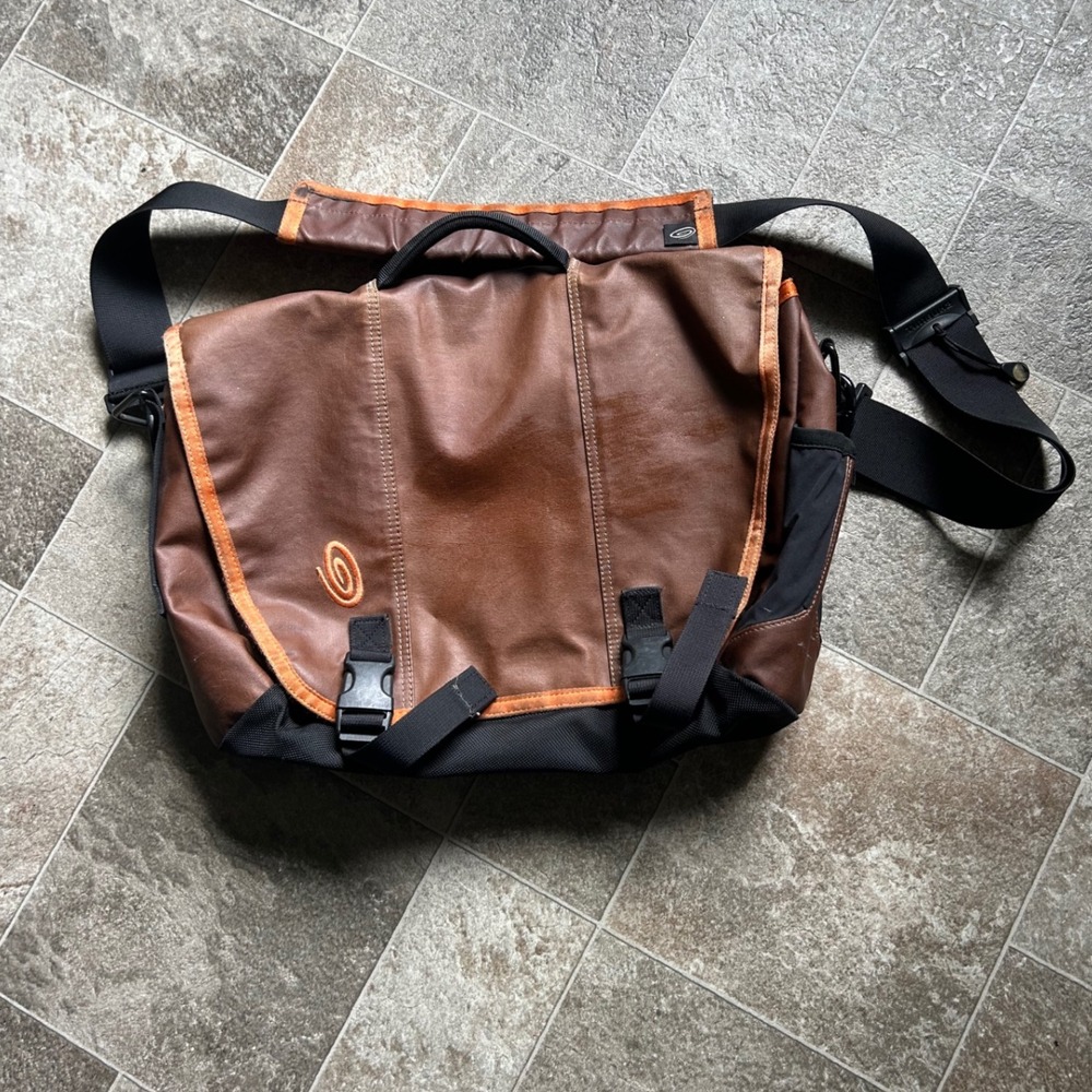 RARE Brown Leather Timbuk2 Laptop Bag Case Red Interior Early 2000's Timbuk2